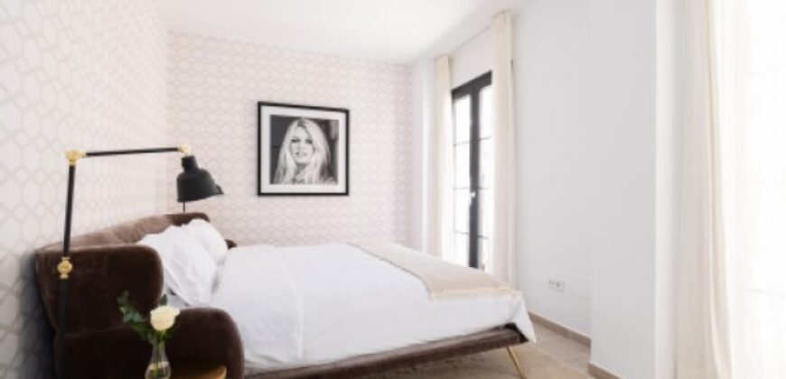 Renovated luxury townhouse in Estepona Old Town